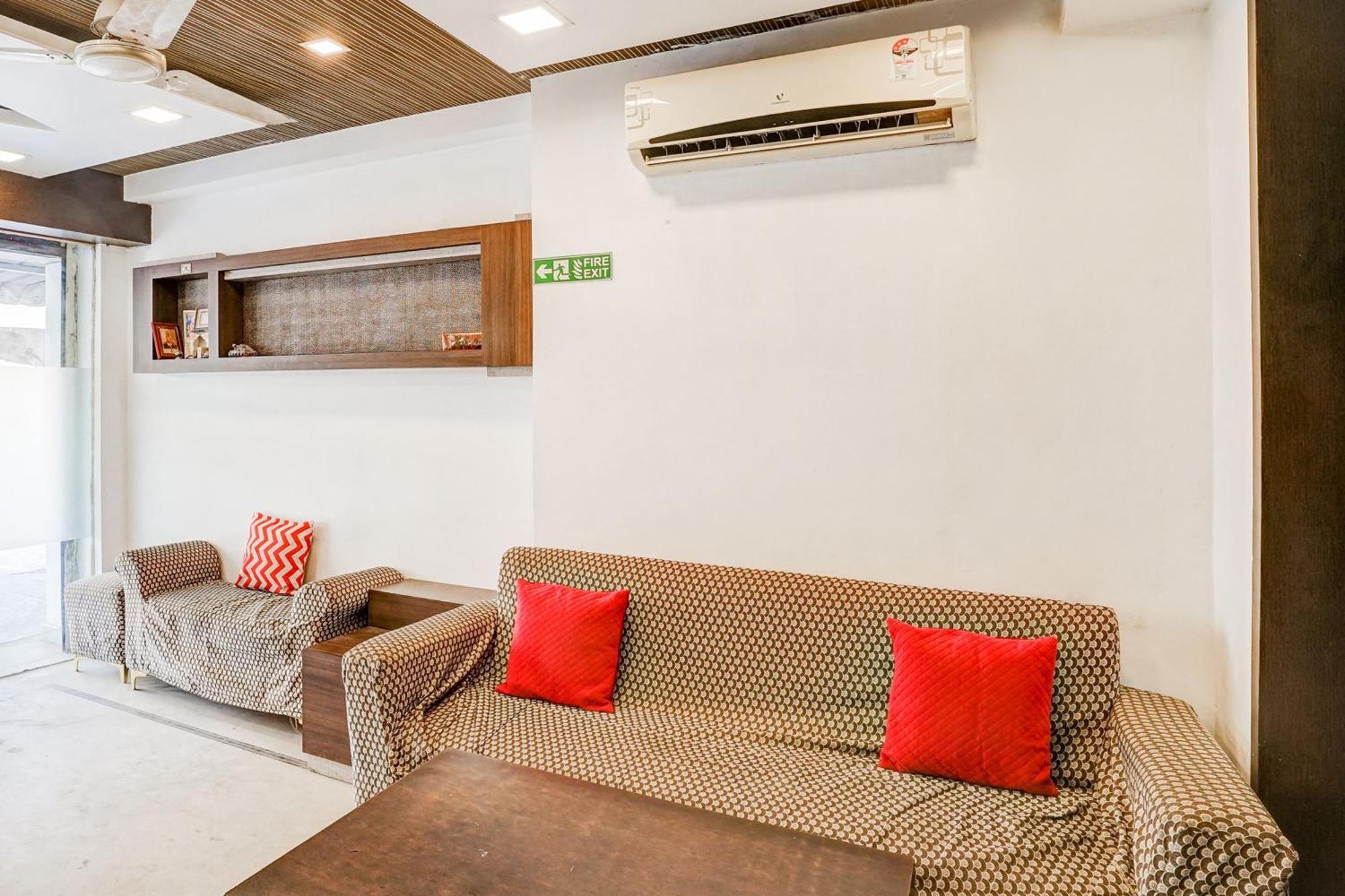 Shri Sai Residency Hotel Jaipur Bagian luar foto